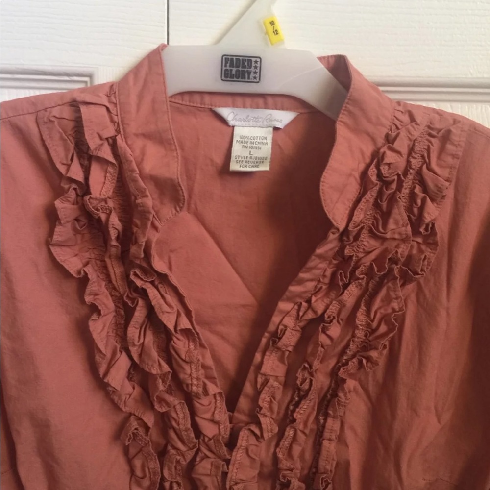Blouse v neck.